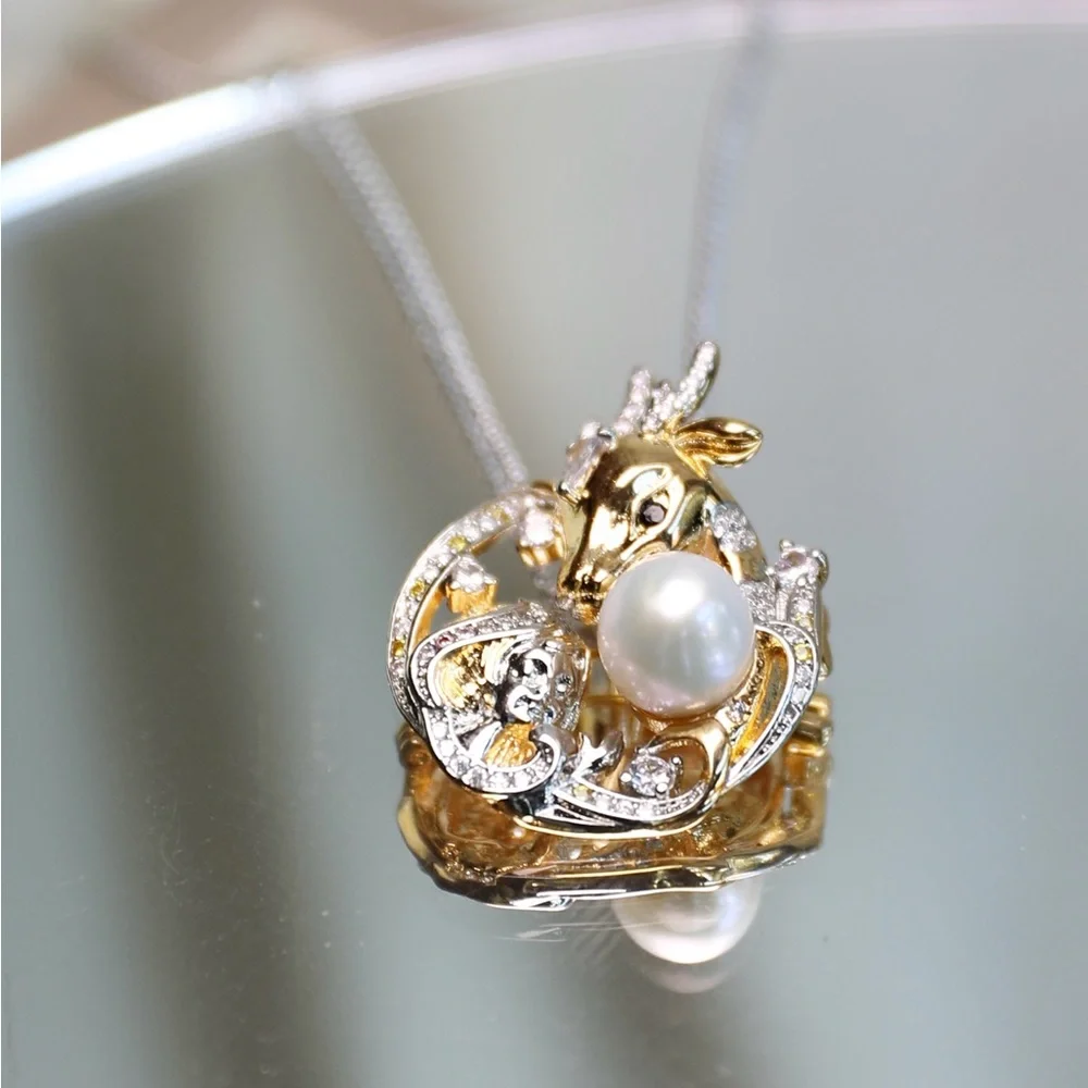 Reindeer Freshwater Pearl Brooch or Pendent Necklace - Picture 1 of 6